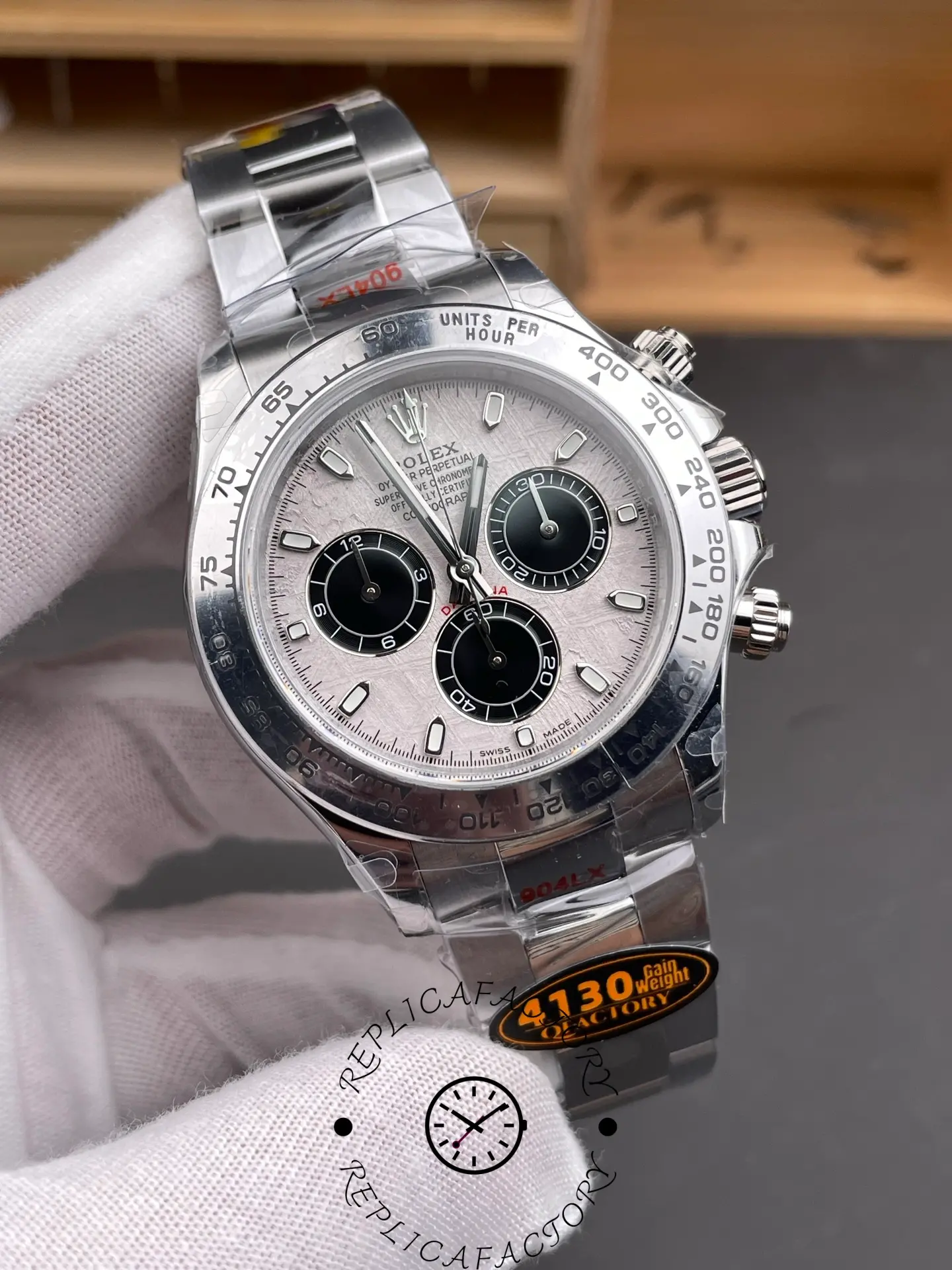 Rolex Daytona 116509-0073 replica front shot highlighting chronograph layout.