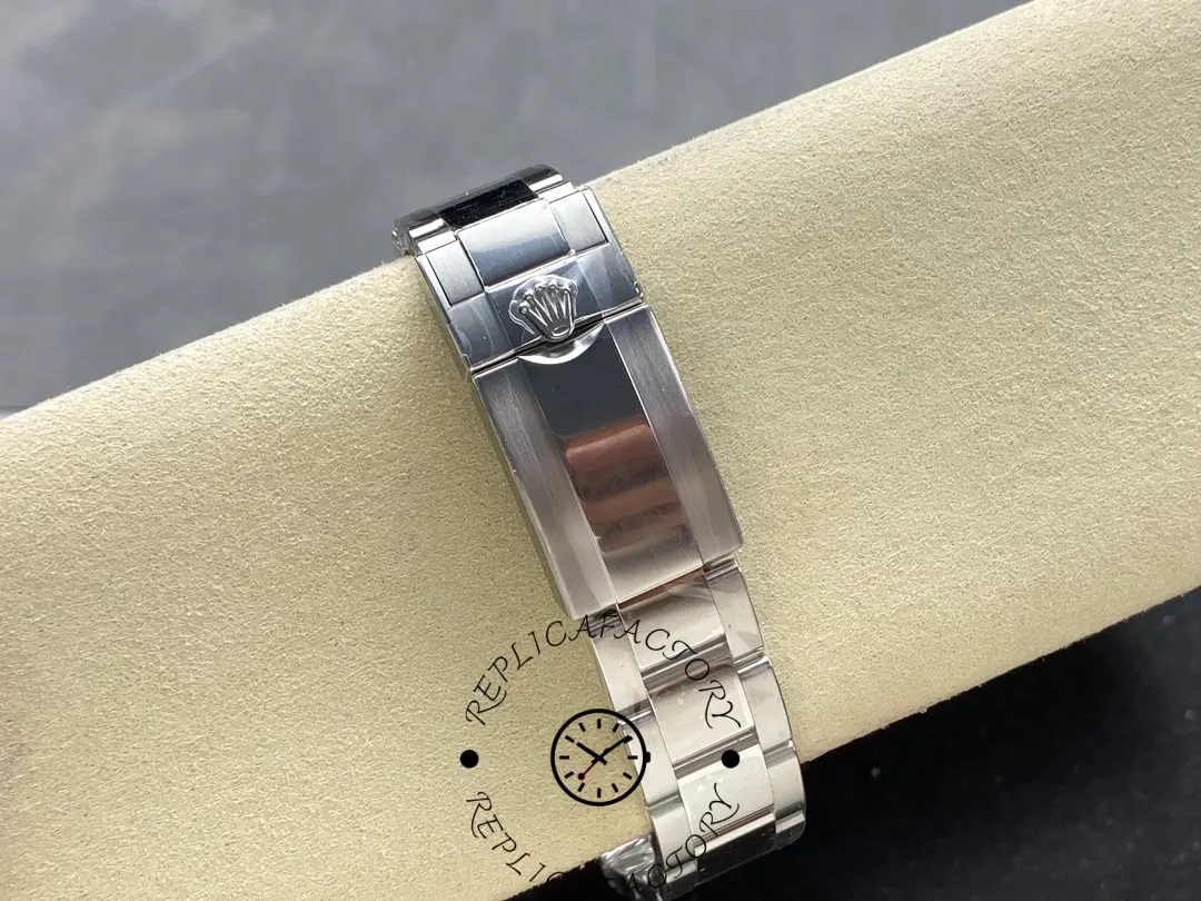 Clasp view of the Rolex Cosmograph Daytona 126506 showing Oyster bracelet and Rolex logo.