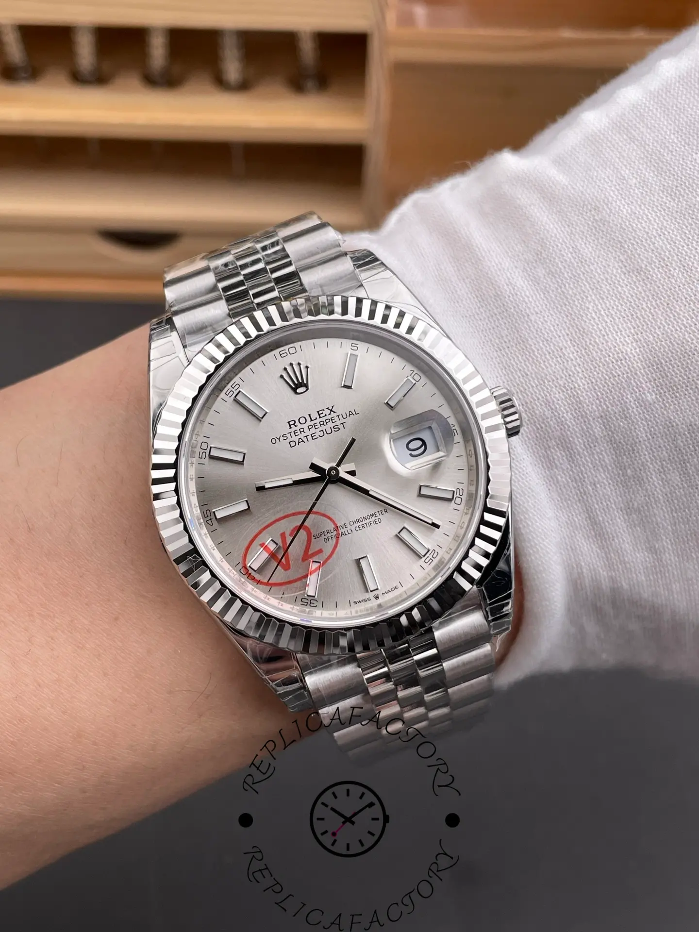 Rolex Datejust 41mm Stainless Steel 126334 0004 Silver Index Jubilee Mens Watch