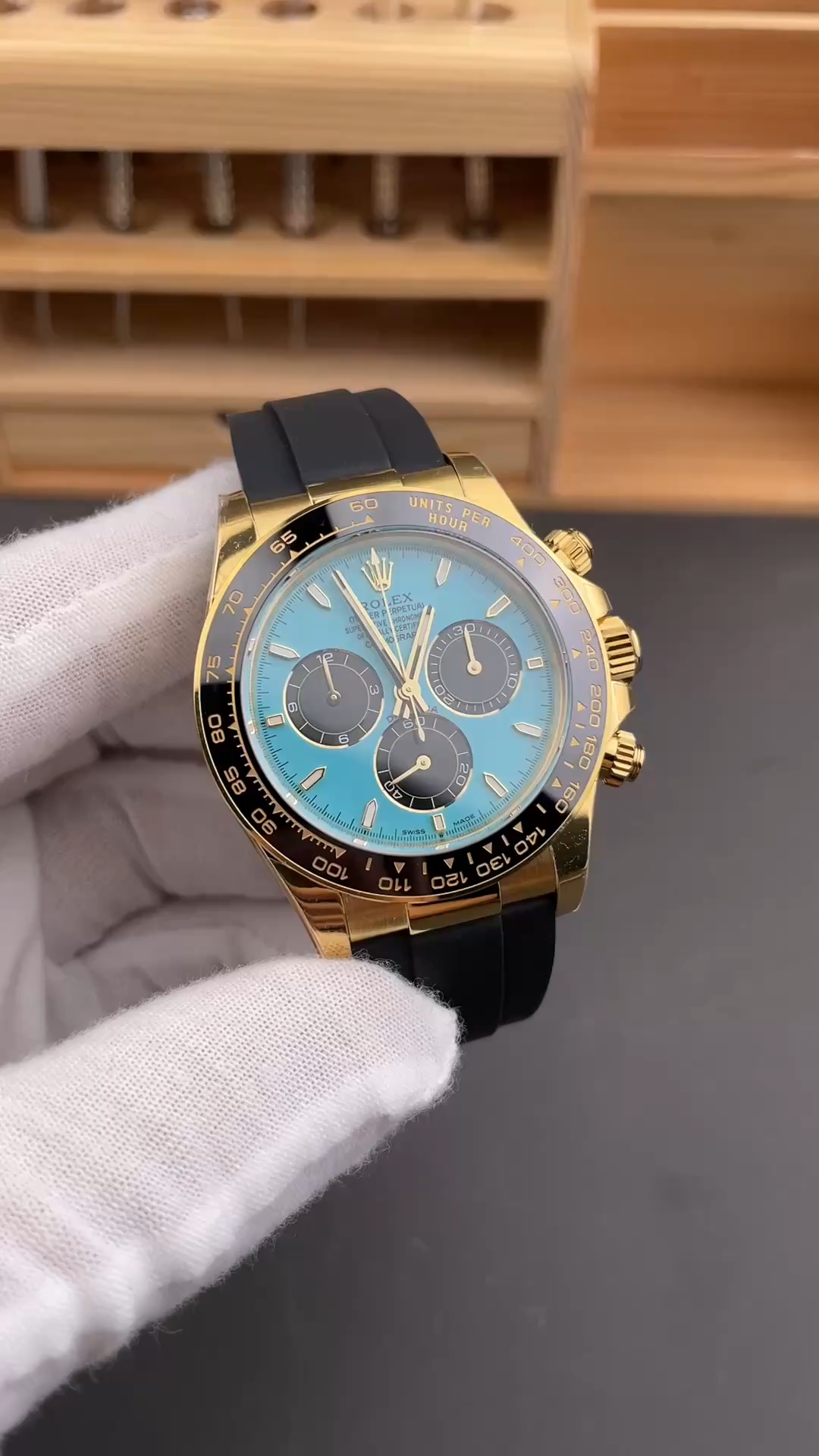 Rolex Daytona 126518LN 0014, video showing the watch on black Oysterflex strap. - Video