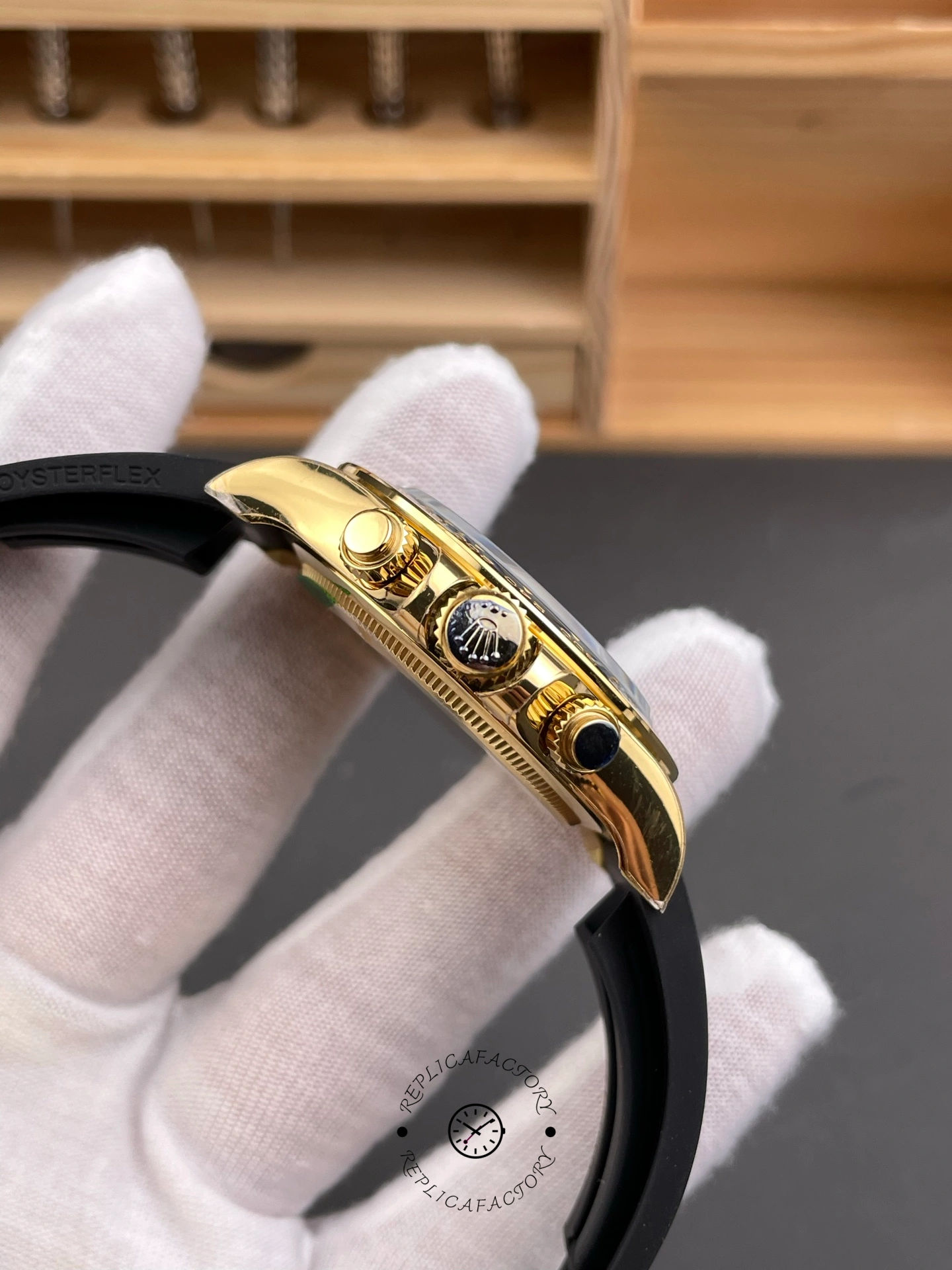 Rolex Daytona 126518LN 0014, side view showing crown and chronograph pushers.