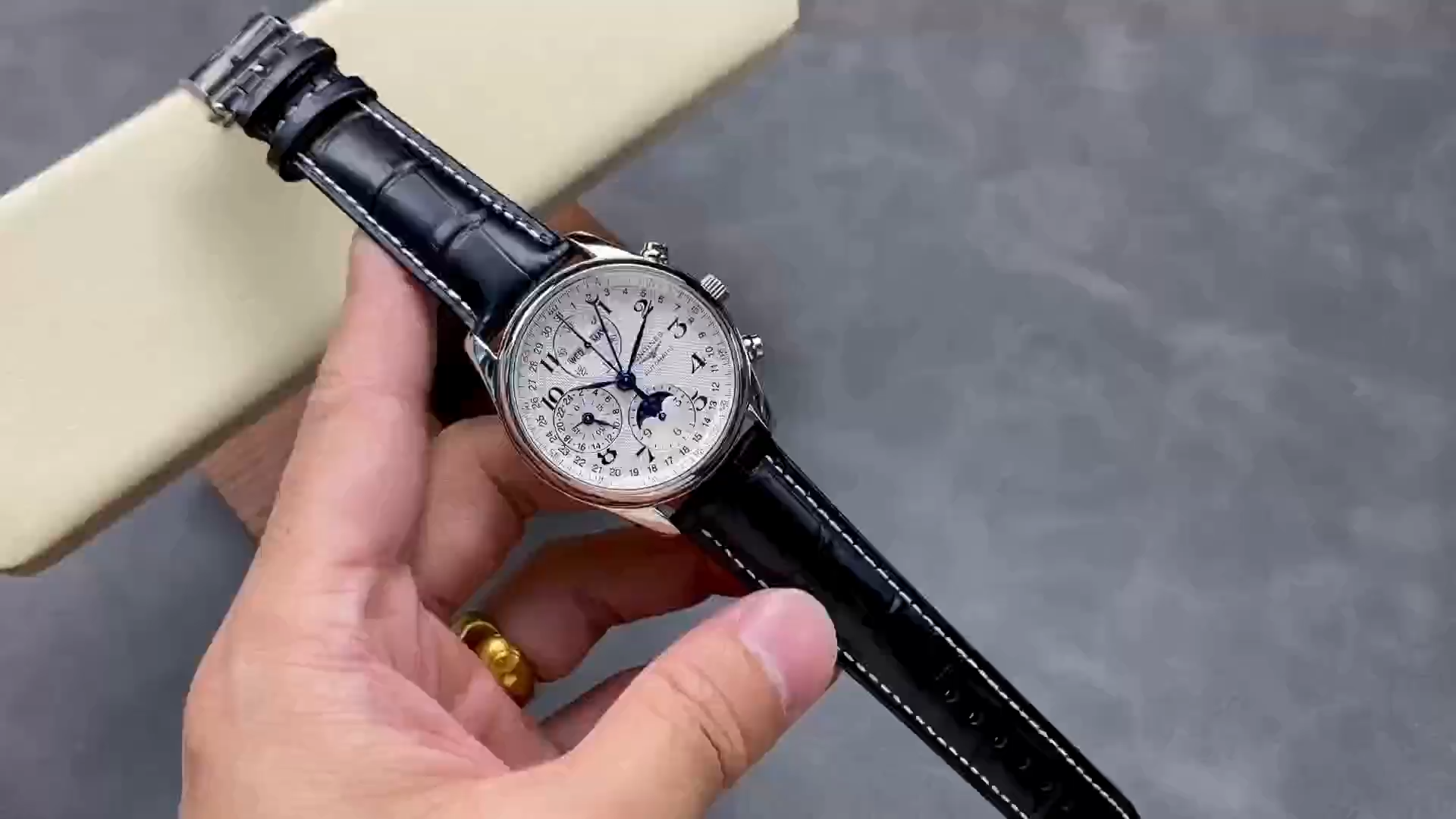 Longines L2.673.4.78.3 Master Collection Replica Moonphase Chronograph Arabic 40 - Video