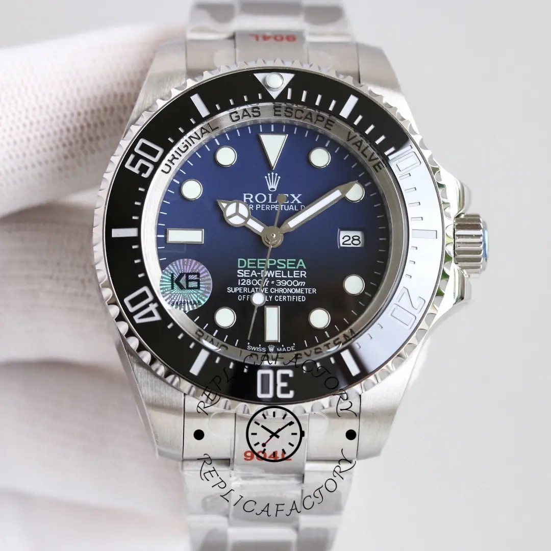 Rolex Sea-Dweller Deepsea 136660 0005, product photo front view with black-blue dial.