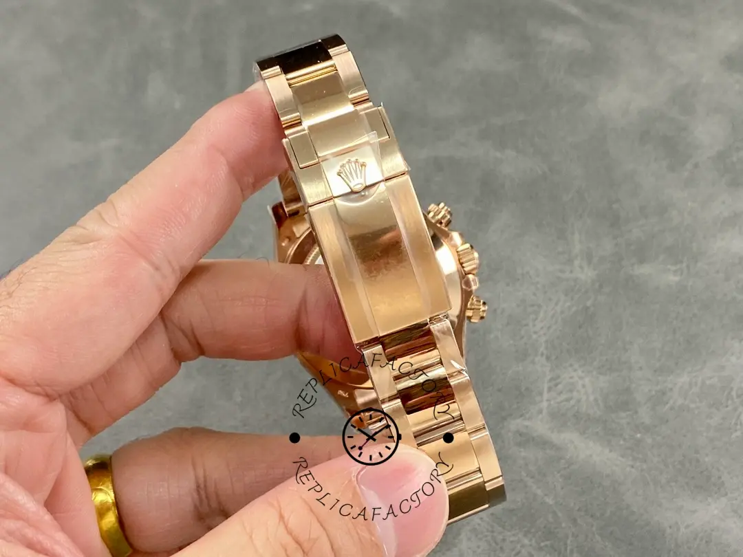 Bracelet view of Rolex Daytona 126505-0001 showing clasp side and link finish.