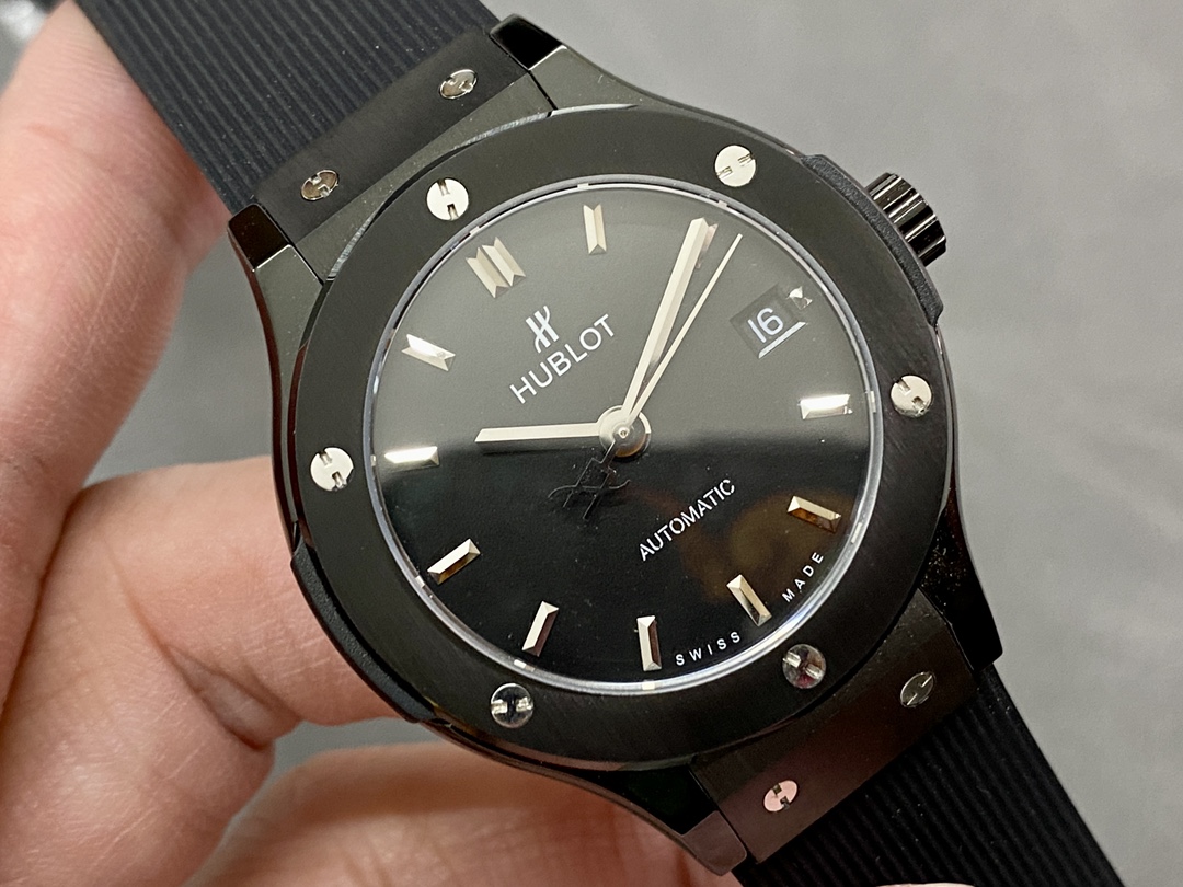 Hublot Classic Fusion 565.CM.1470.RX Lady 38 MM - Image 4