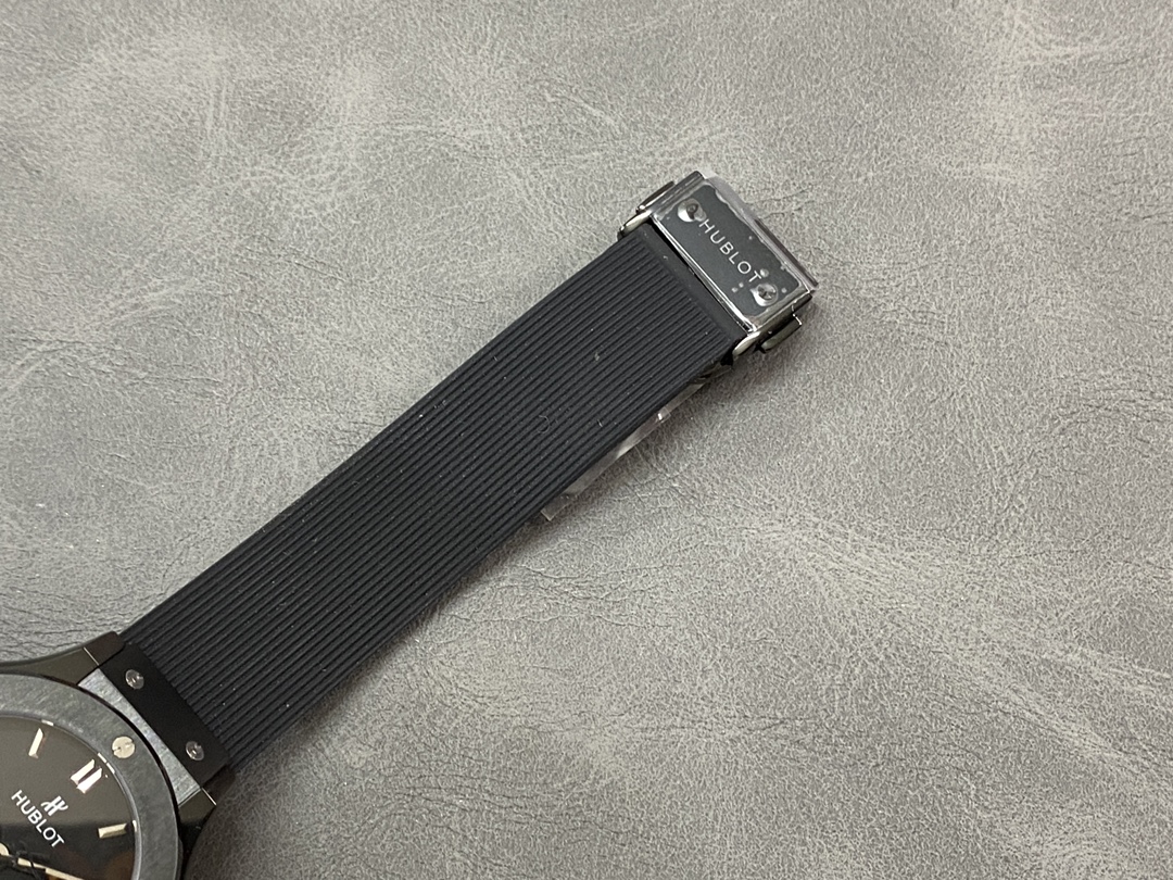 Hublot Classic Fusion 565.CM.1470.RX Lady 38 MM - Image 9