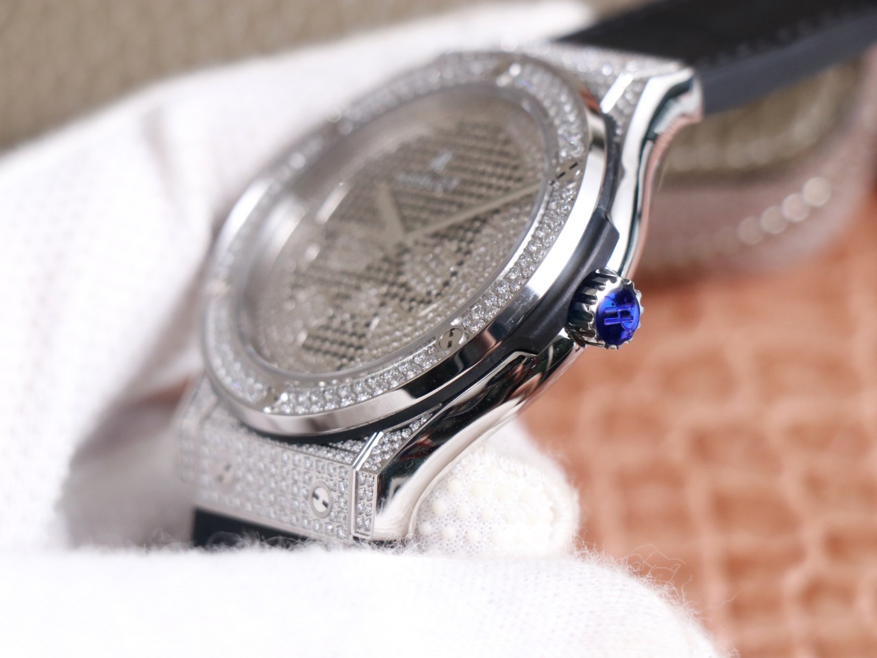 Hublot Classic Fusion Skull Titanium Full Pave 511.NX.9000.LR.1704.SKULL 45mm - Image 6