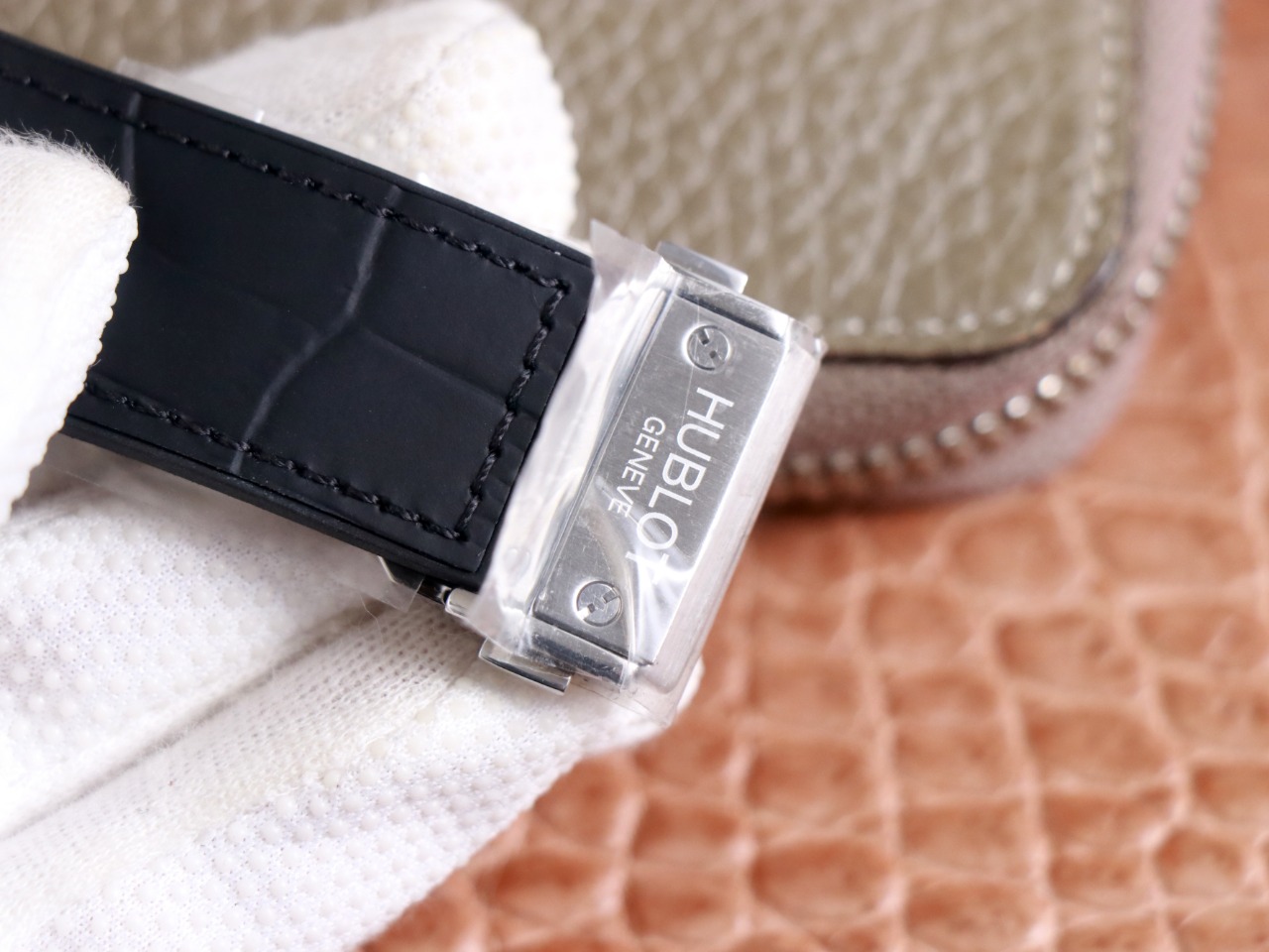 Hublot Classic Fusion Skull Titanium Full Pave 511.NX.9000.LR.1704.SKULL 45mm - Image 10