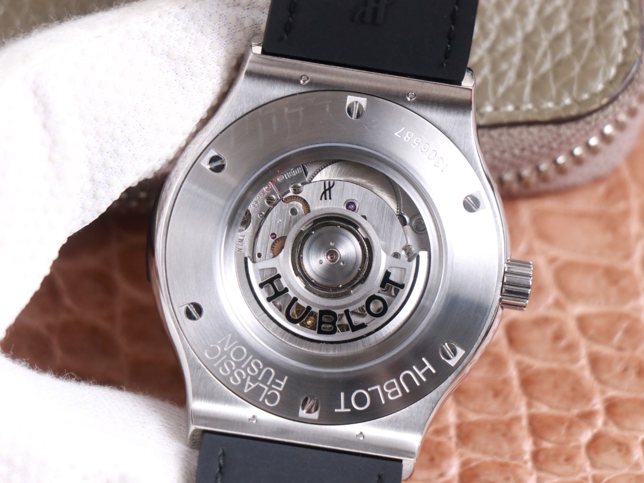 Hublot Classic Fusion Skull Titanium Full Pave 511.NX.9000.LR.1704.SKULL 45mm - Image 9