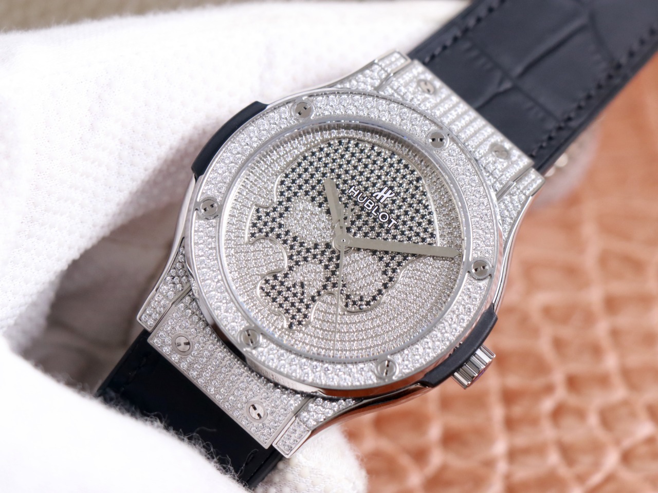 Hublot Classic Fusion Skull Titanium Full Pave 511.NX.9000.LR.1704.SKULL 45mm - Image 5