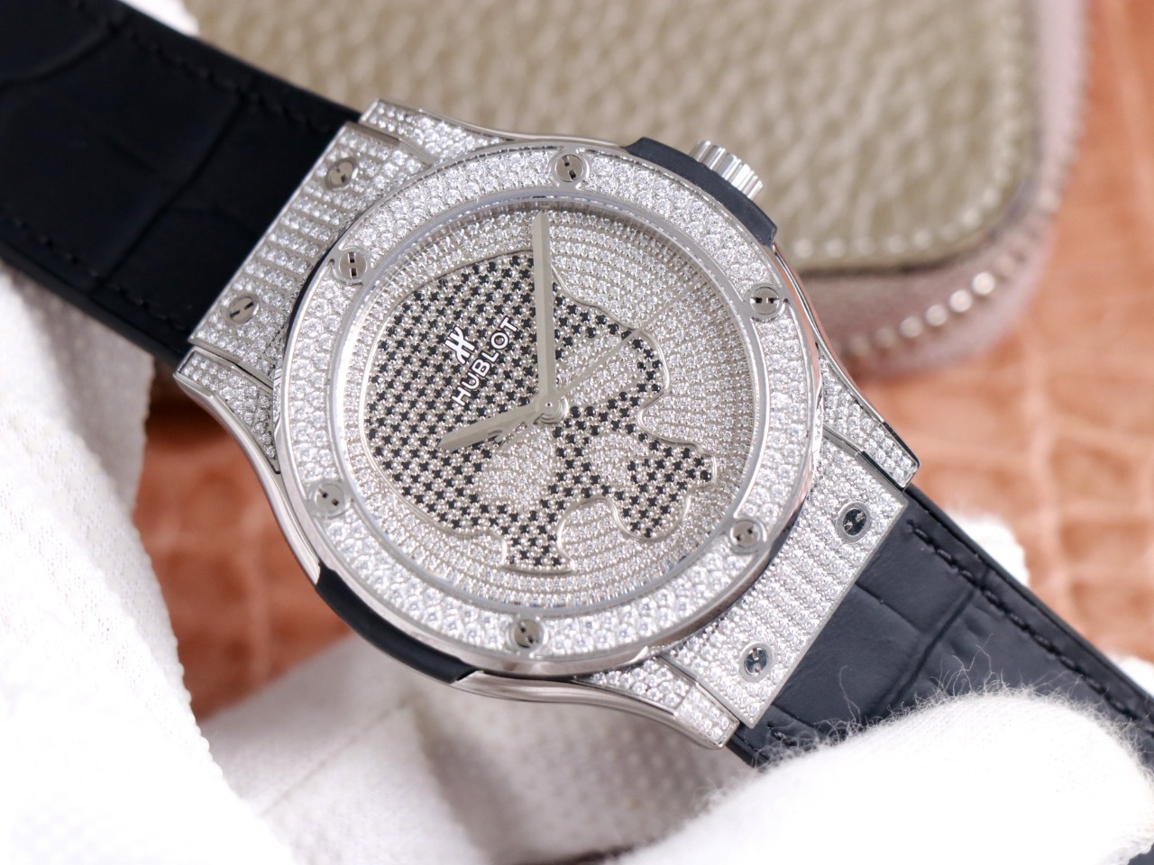 Hublot Classic Fusion Skull Titanium Full Pave 511.NX.9000.LR.1704.SKULL 45mm - Image 4