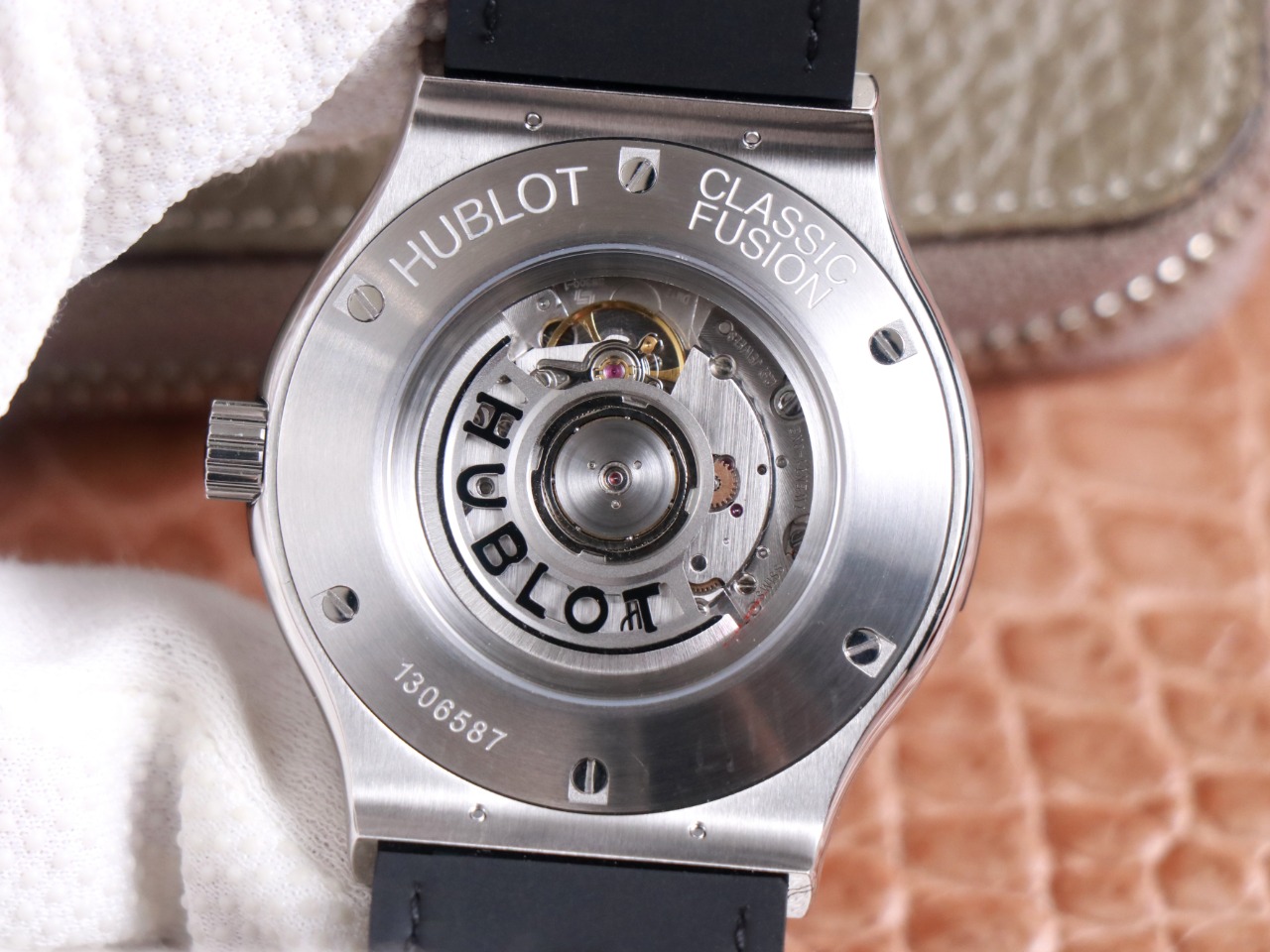 Hublot Classic Fusion Skull Titanium Full Pave 511.NX.9000.LR.1704.SKULL 45mm - Image 8