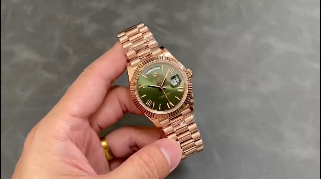 Rolex Day Date 40 18k Everose Gold Olive Green Dial m228235 0025 40mm replica watch