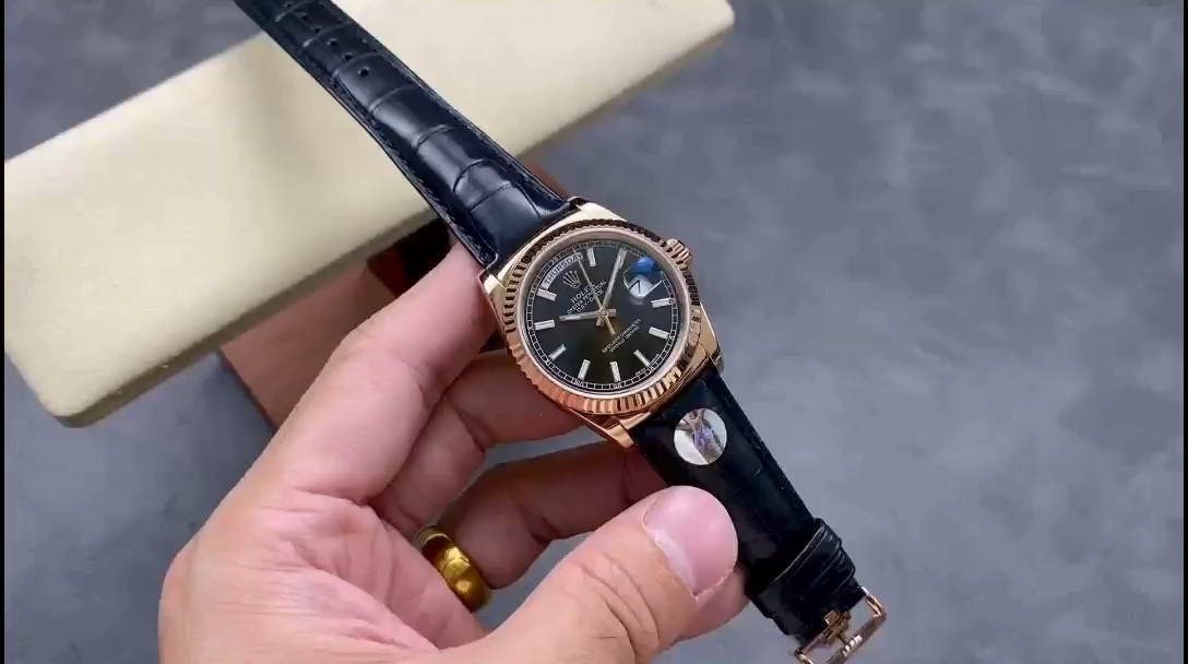 Replica Rolex Day Date 36 Everose Gold 36 Black Dial 118135 0063 Leather Watch