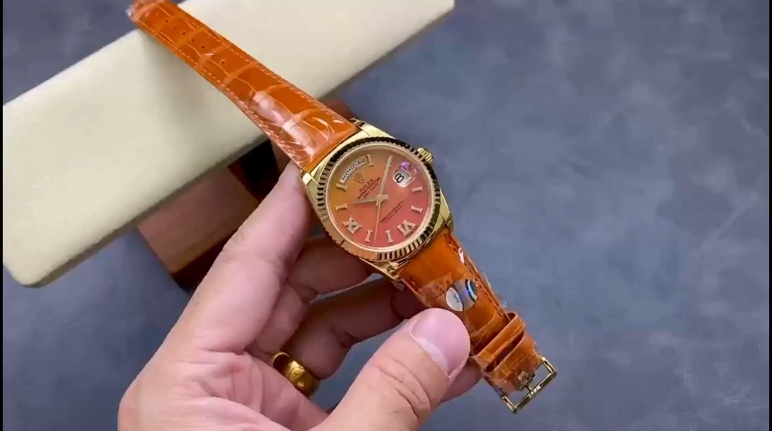 Rolex Day-Date 128238 Fluted Bezel Carnelian dial 36MM Unisex Leather strap