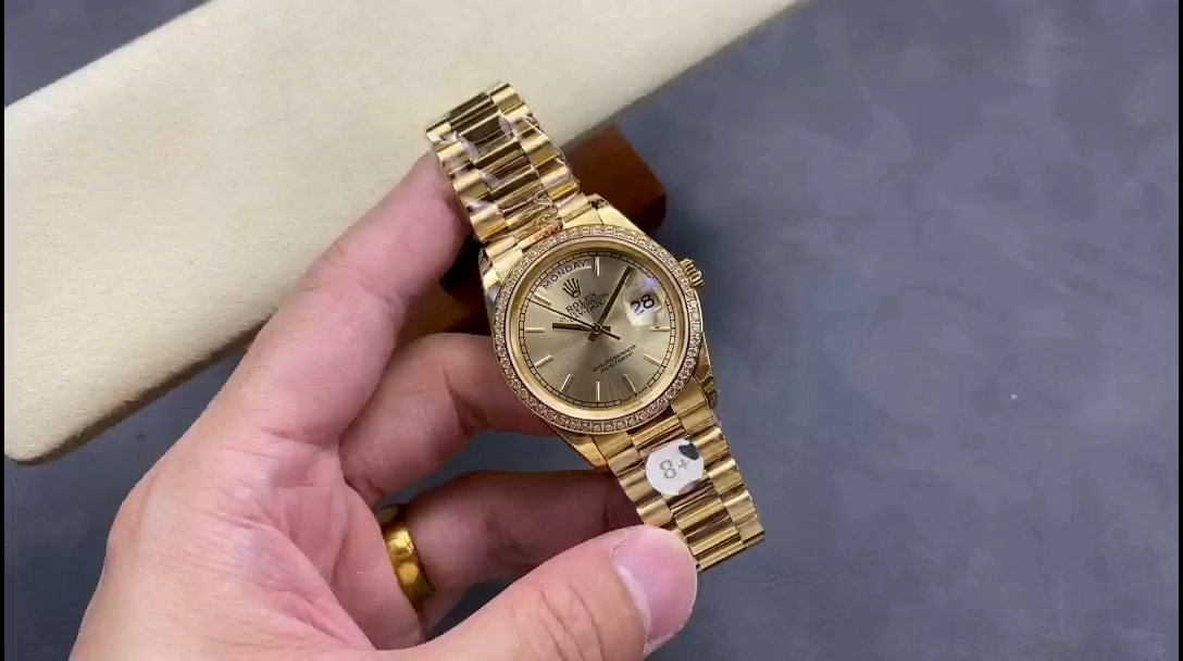 Rolex Day-Date 128348RBR 0080 Champagne Index Dial Yellow Gold 36MM Unisex Replica Watch
