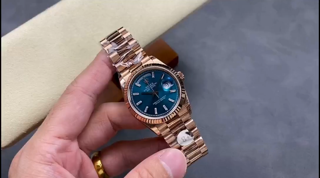 Replica Rolex Day Date Oyster 36 mm Everose Gold Blue Green Dial M128235 0085