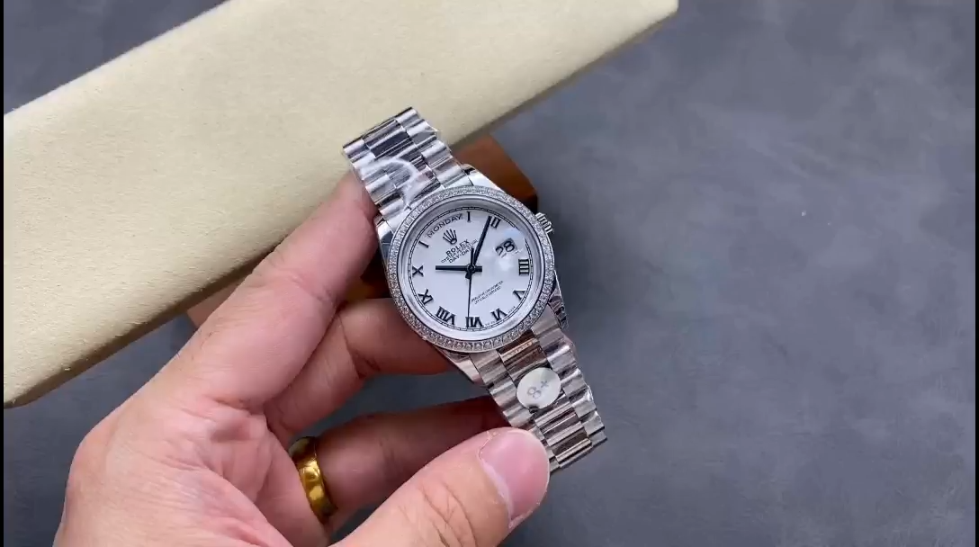 Rolex Day Date 36 White Gold Diamond Bezel White Dial m128399tbr 0019