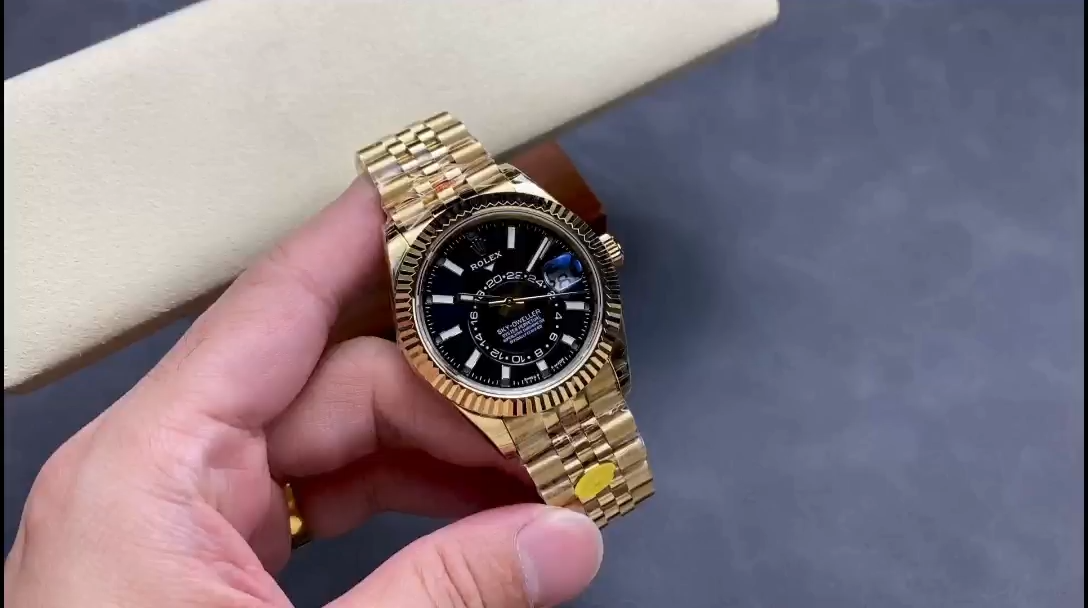 Replica Rolex Sky Dweller 42mm18 kt Yellow Gold Black Dial m336938 0005