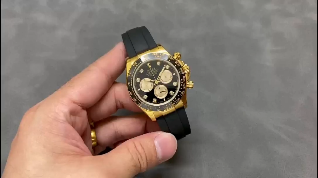 Replica Rolex Cosmograph Daytona 40 Yellow Gold Balck Rubber m126518ln 0006