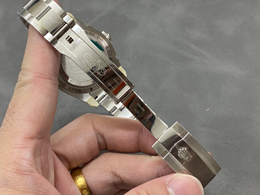 Rolex Milgauss 116400GV Stainless Steel Black Dial 40MM Mens Replica Watch