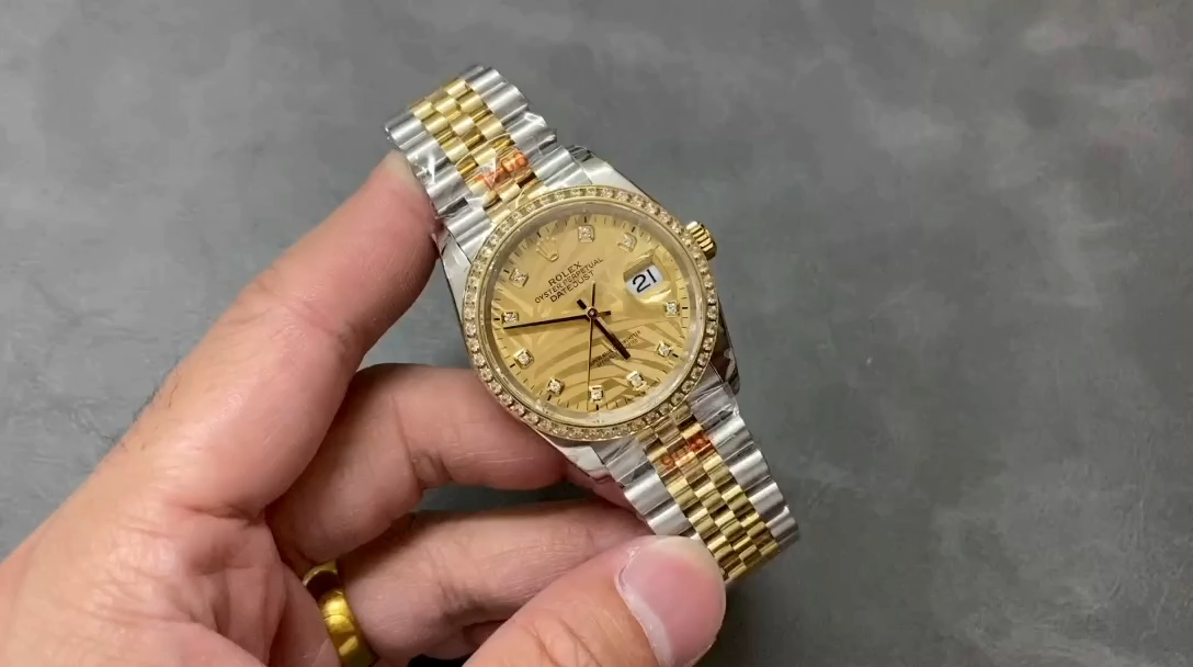 Replica Rolex Datejust 36 Golden Palm Motif 126283RBR 0023 Dial Jubilee Bracelet Watch