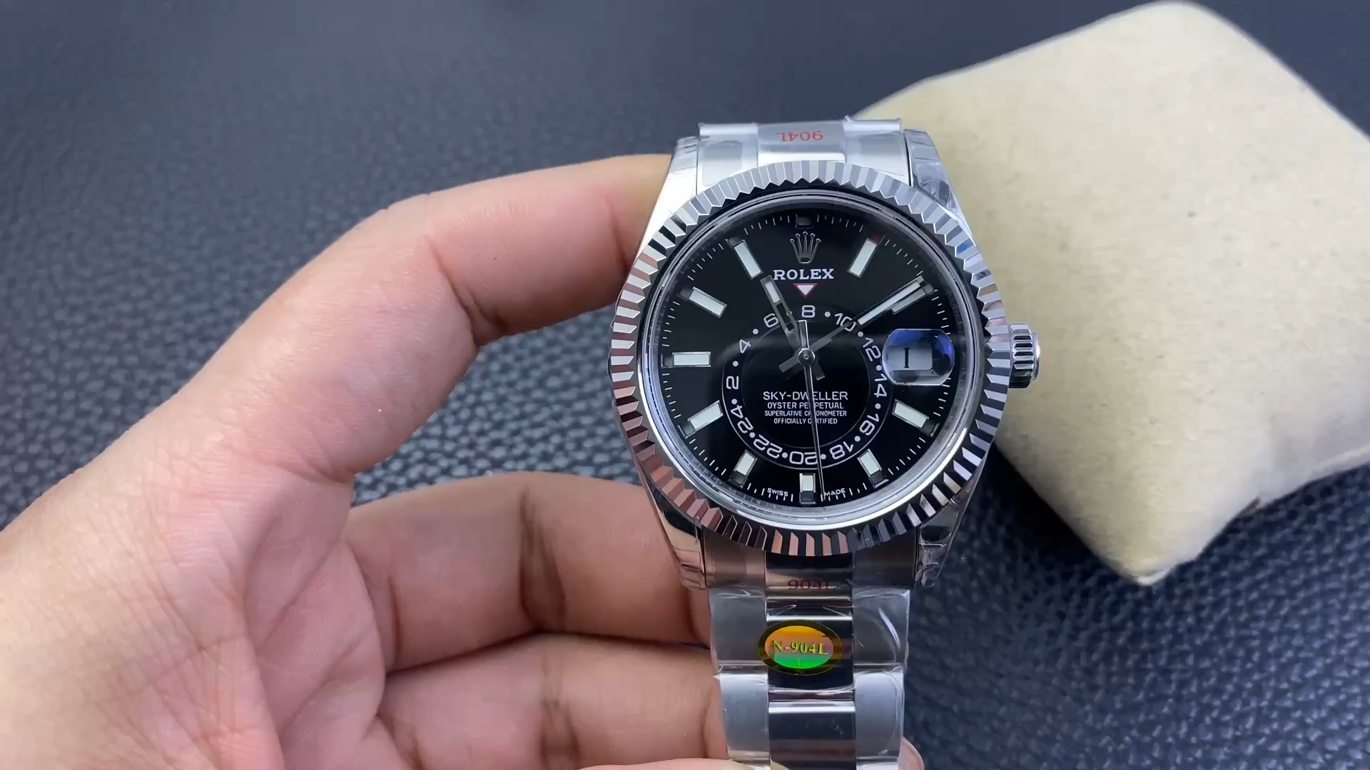 Replica Rolex Sky Dweller 42 White Rolesor Black Dial Oyster M336934 0007 Men's Watch