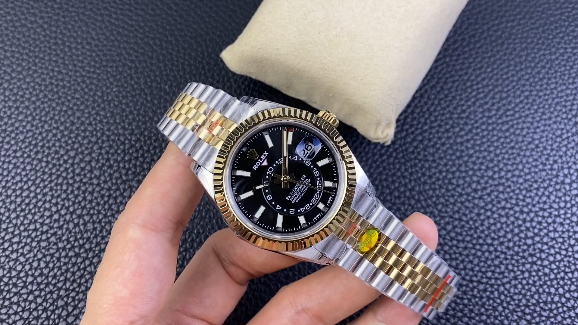 Rolex Sky Dweller 42 Oystersteel and Yellow Gold M336933 0004 Men's Watch
