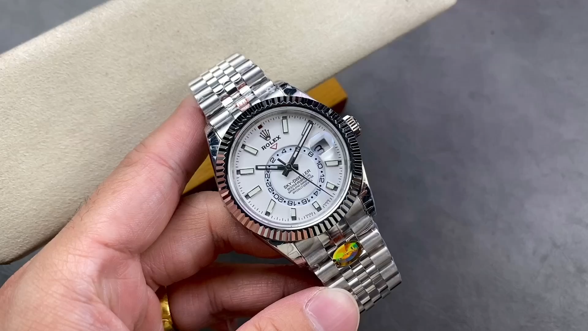 Replica Rolex Sky Dweller 42 White Dial Fluted Bezel M336934 0004 Men's Watch