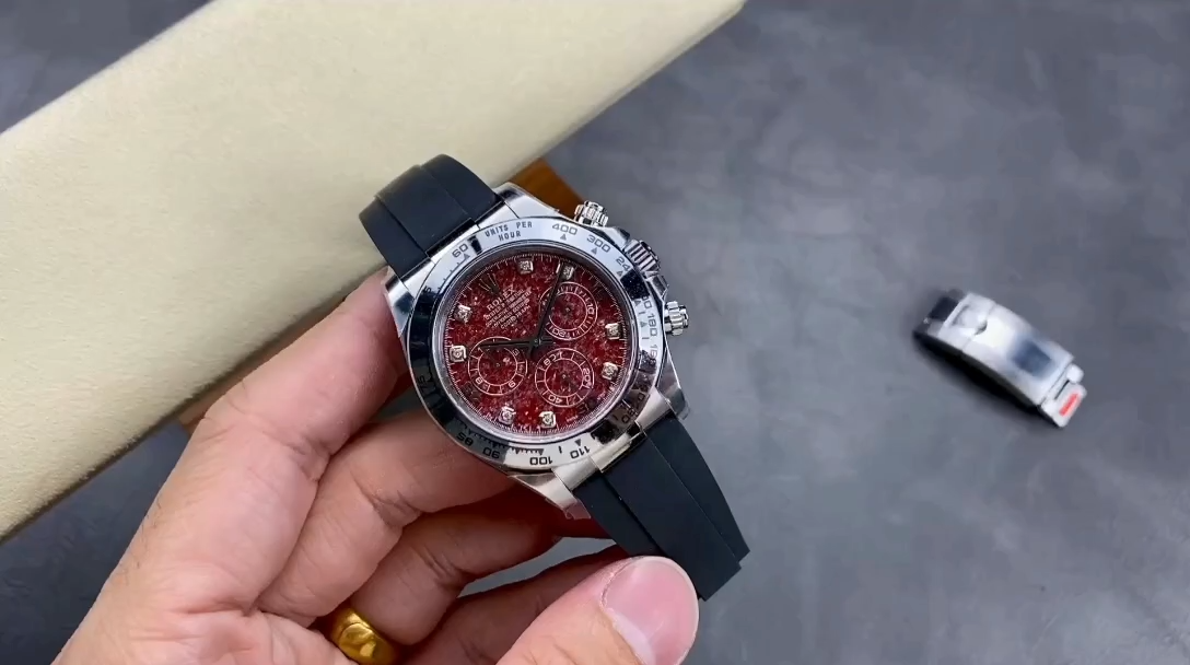 Replica Rolex Cosmograph Daytona 40MM White Gold Rare Rubellite Dial 116509 Rubber Strap