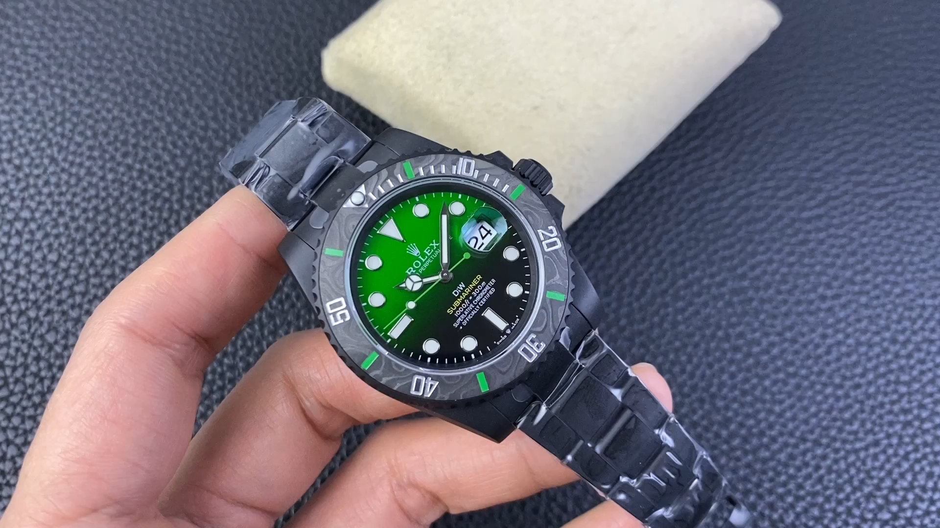 Replica Rolex Submariner 116610LV PVD-DLC Stainless Steel Carbon Fiber Bezel Green Dial