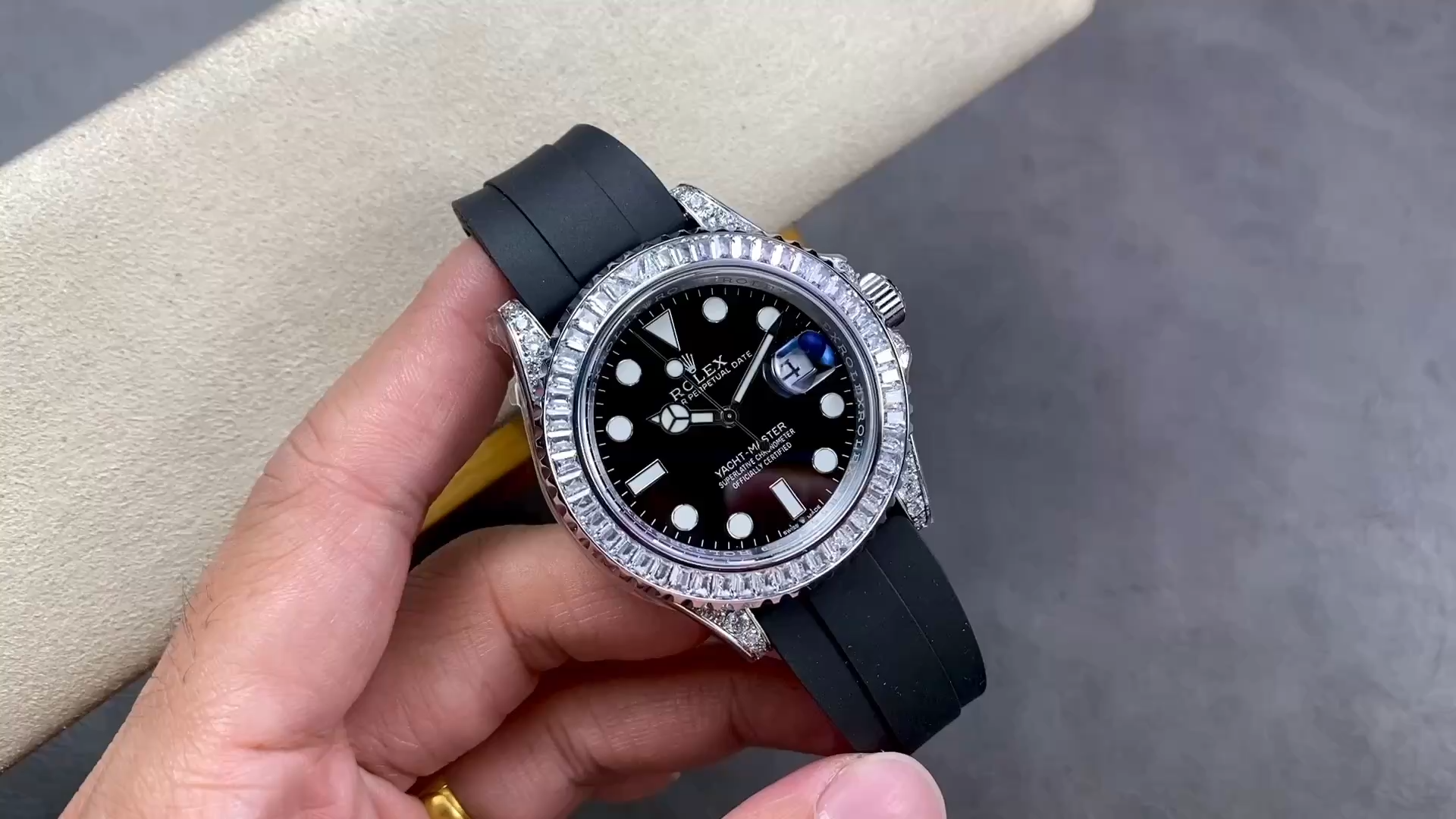 Replica Rolex Yacht Master White Gold 42mm 226679TBR Bagutte bezel Black Dial