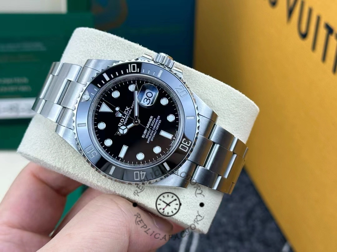 Rolex Submariner 126610LN 0001