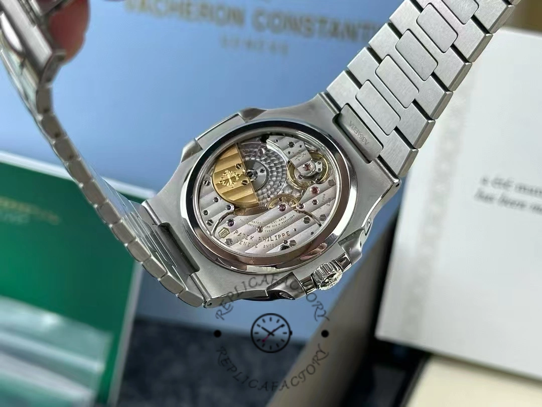 Replica Patek Philippe Nautilus 5712 1A 001