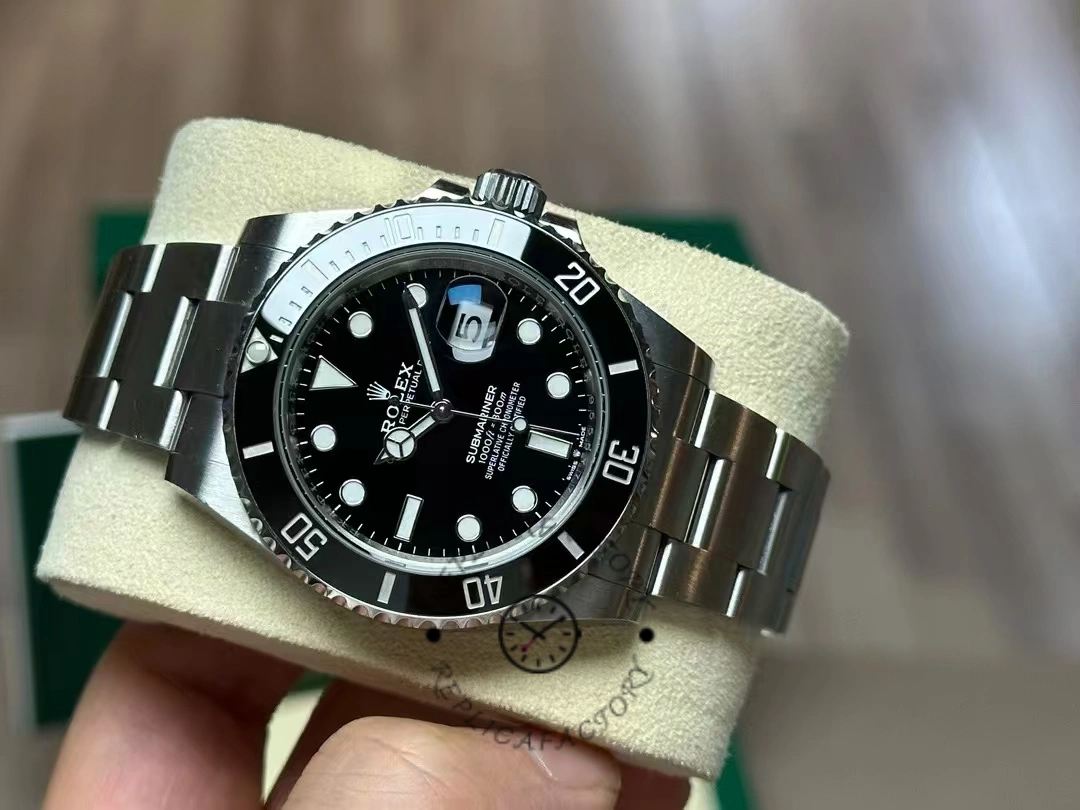 Rolex Submariner 41mm Oyster Perpetual Submariner Date 126610LN